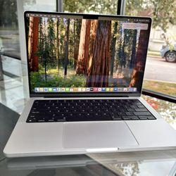 MacBook Pro M4 pro 14inch 48GBram 512GB 2024