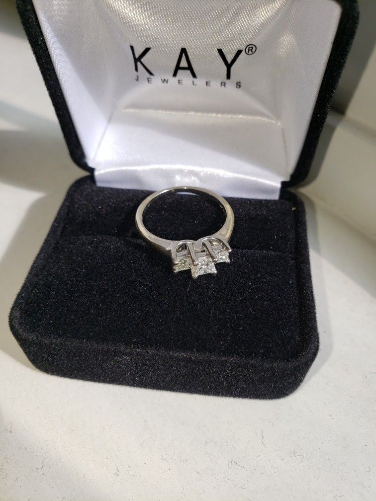 KAY'S. 1/2 Carrot Tw Diamond Ring Engagement