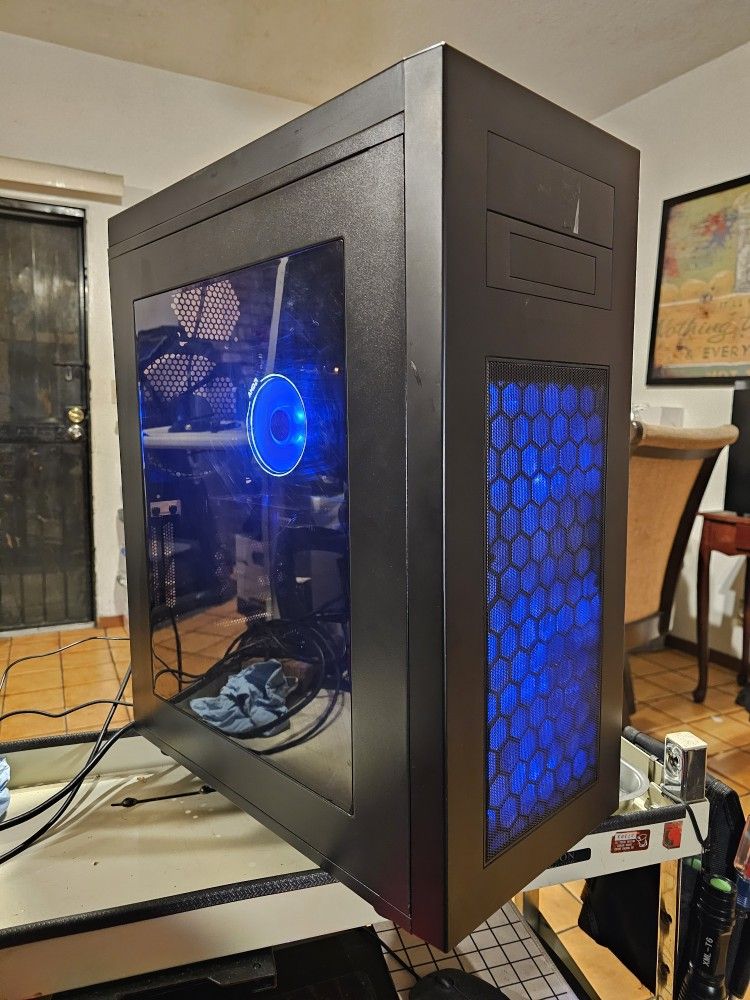 Gaming  PC. Ryzen 7 8-Core-3.60GHz-CPU, 32GB Ram, 256GB SSD+1TB HDD, GPU: GTX 1650