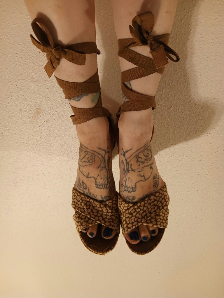 Size 8 Giraffe Print Wedge Sandals