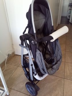 Evenflo carseat with omni plus stroller (NEW!)