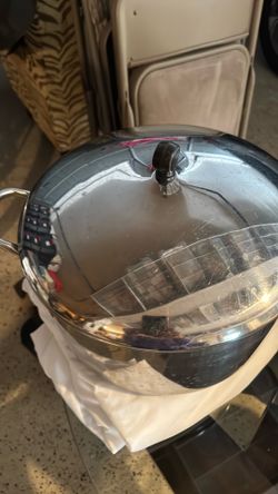 Large stainless steel soup pot