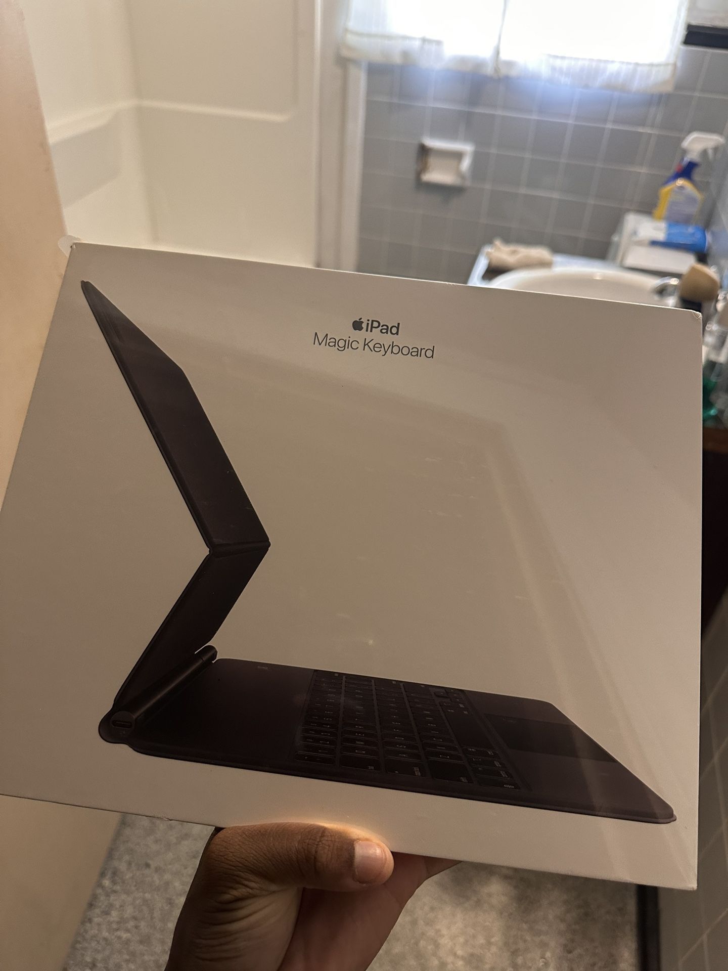 Apple iPad Pro (12.9 inch) Magic Keyboard (3rd, 4th, 5th Generations)