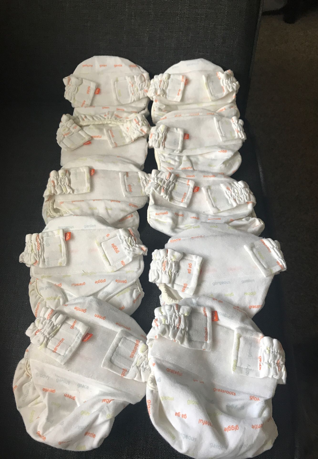 (B) cloth diapers, newborn diapers, hybrid G-Diapers