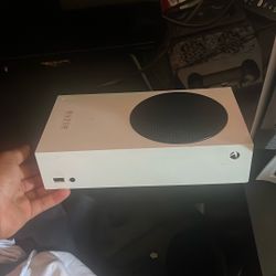 Xbox Series S Getting Tired Of It Tryna Sell It