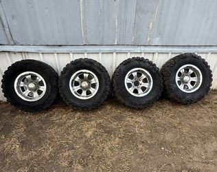 Chevy Wheels 6 Lugs 2 Sets Chrome/Alloy Wheels Read Description