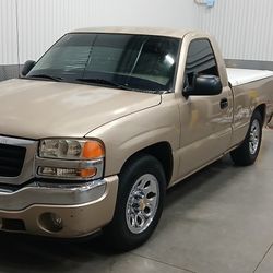 2005 GMC Sierra SLE