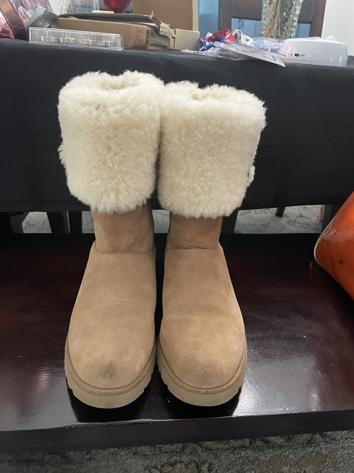 Women’s Size 7 Tan Brown Ugg Boots