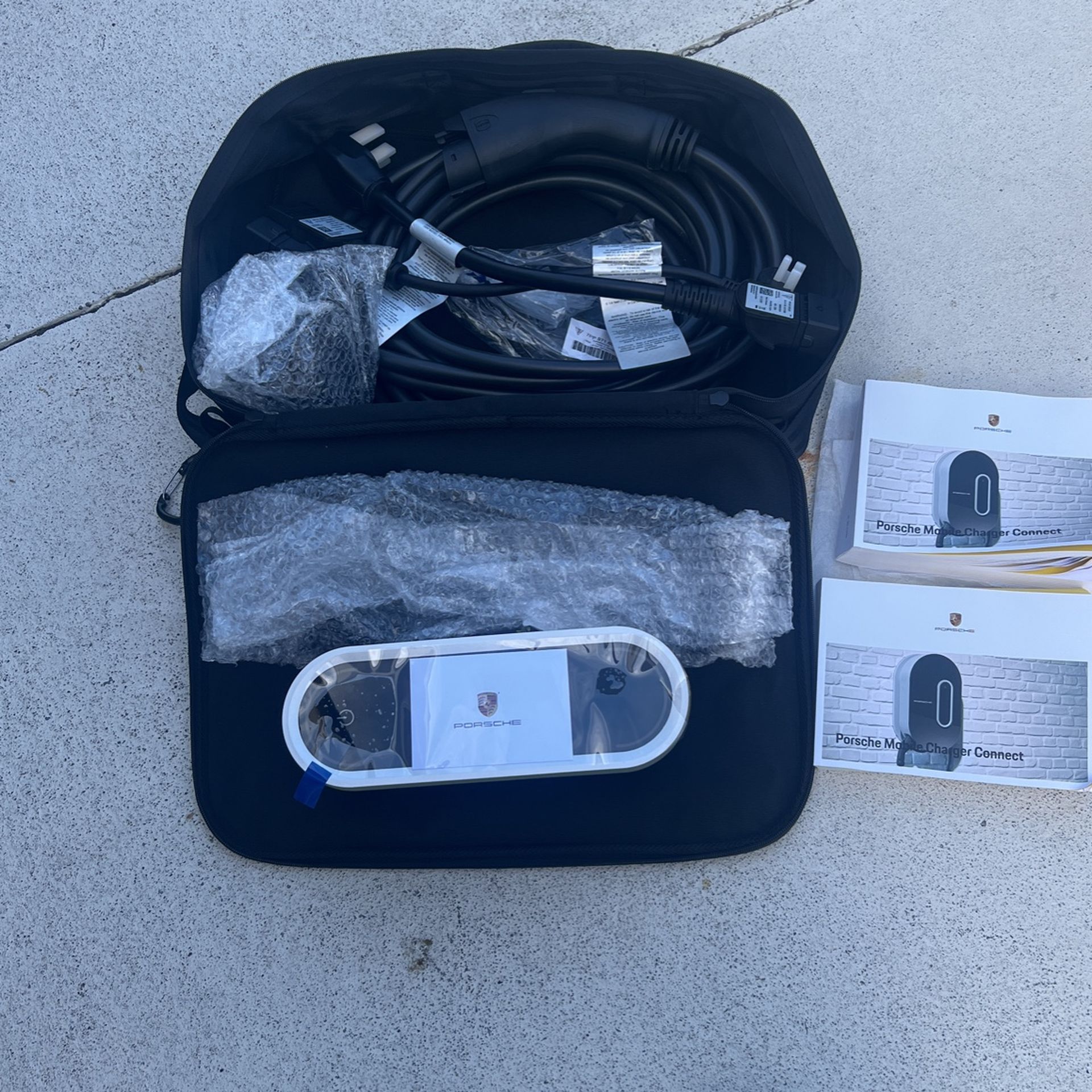 Porsche mobile Charger Connect 