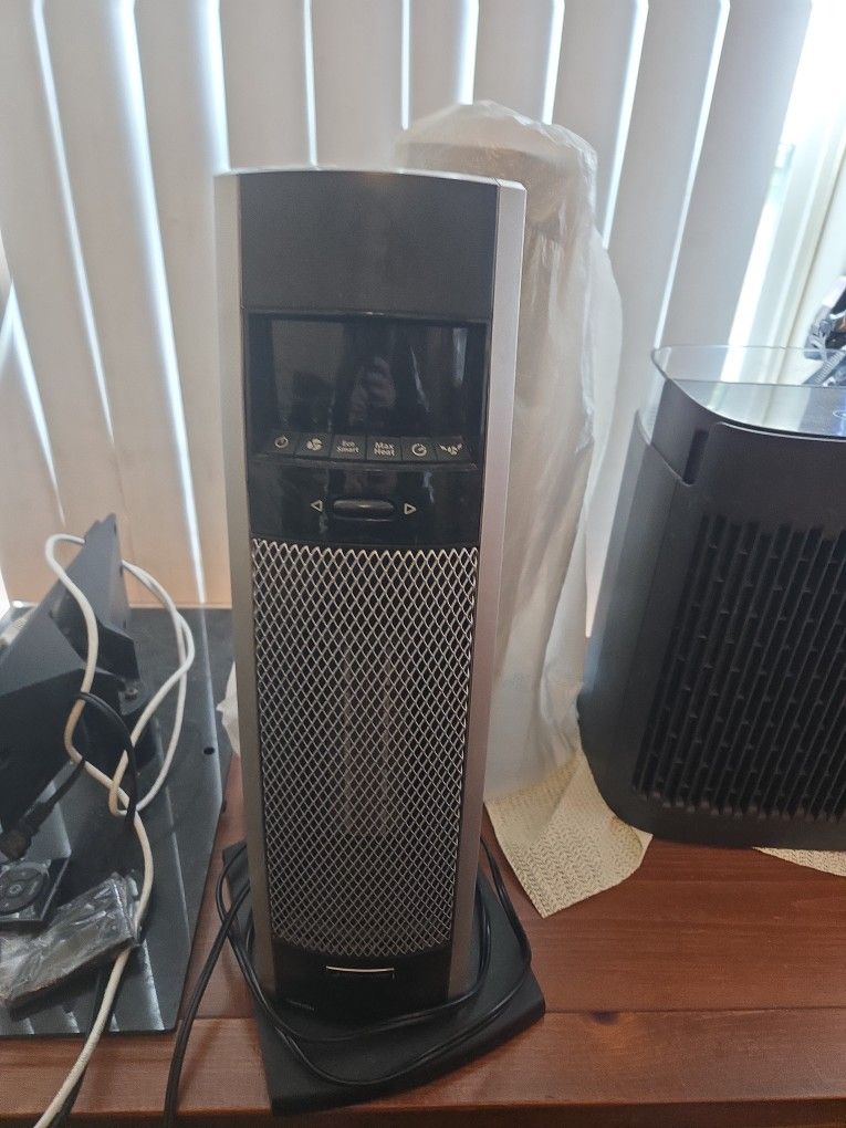 (2) Bionaire Heating Towers Xlnt Condition W/remote