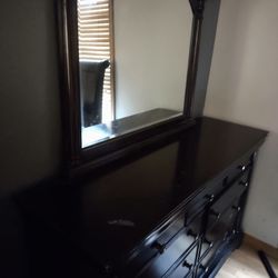 Beautiful Solid Wood Dresser And Mirror 