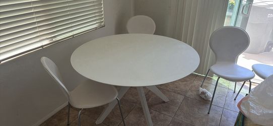 Dinning table