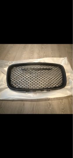 Chrysler 300 matte black grille