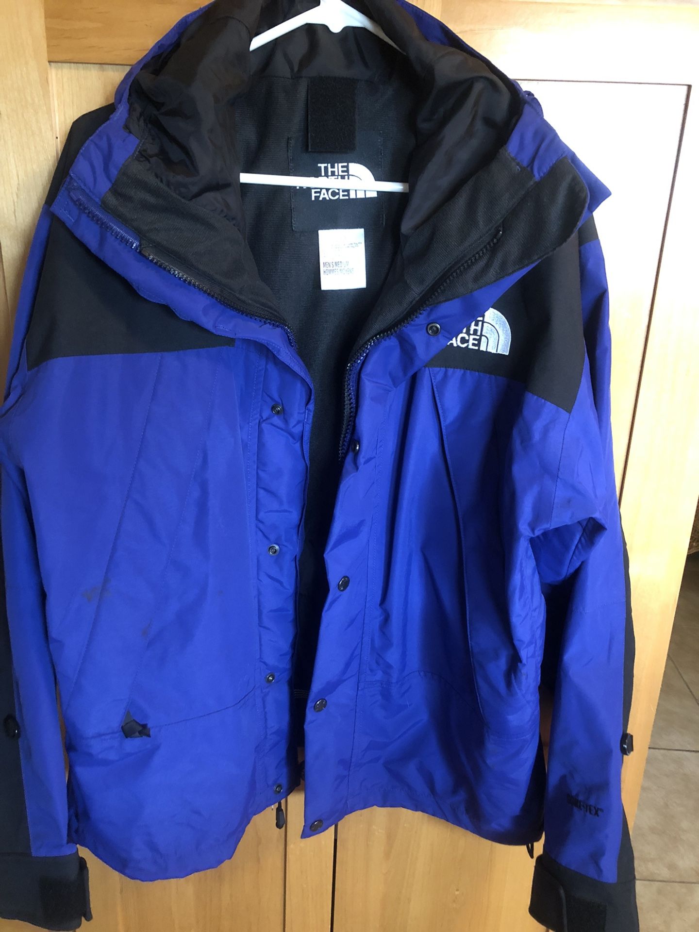 NORTH FACE JACKET SIZE MEDIUM 