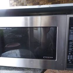 Sharpe Microwave With Convection Heating Setting