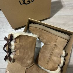 UGGS WOMEN 