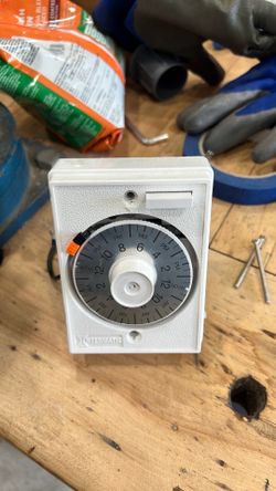 Intermatic e1010 timer switch