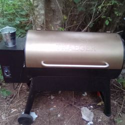 TRAEGER BBQ/Smoker Grill      200 obo