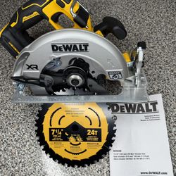 NEW DEWALT XR 20V 7-1/4” Circular Saw DCS590 Brushless — Contractor Ready
