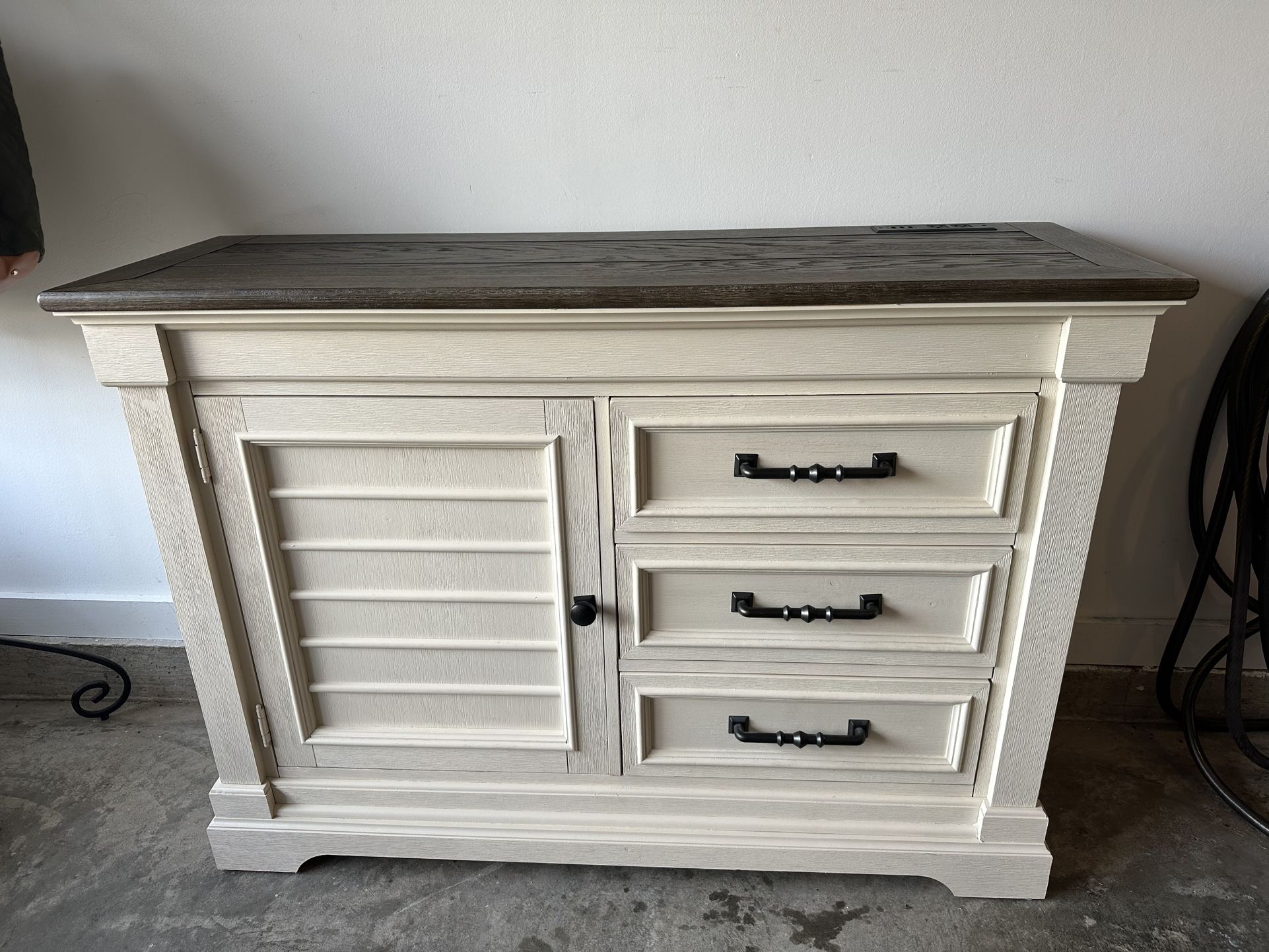 Credenza & Coffee Table 2 Piece Set
