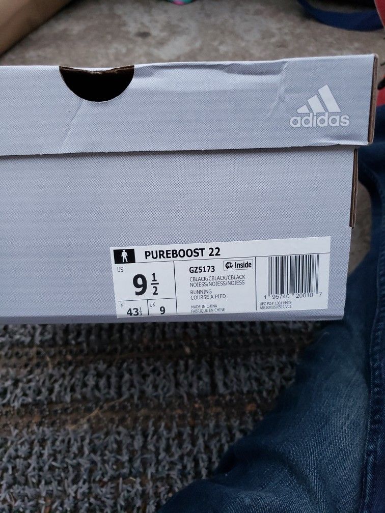 Addidas Pureboost 22  & Accessories