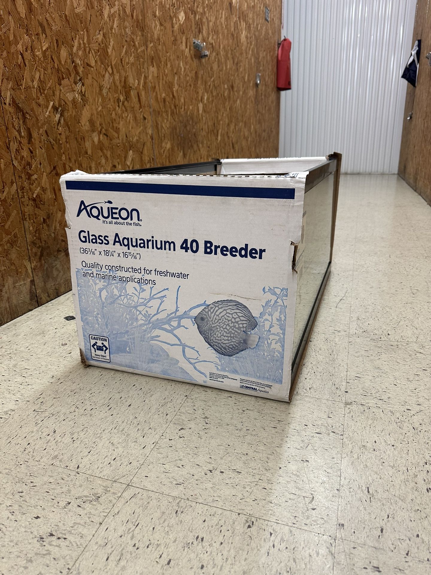 Aqueon 40 Breeder Tank + LED Light