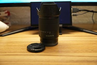 Sony 18-135mm Lens with Customization Skin