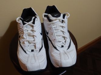 Like New Nike Golf Shoes - Size 10