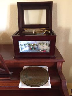 Mr Christmas Music Box