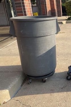 Heavy Duty Garbage Cans
