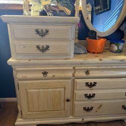 Free Vintage Dresser 