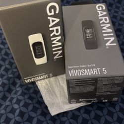 TWO GARMIN VIVOSMART 5