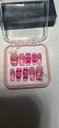 Press-On Nails Pink Clown Face Design Set