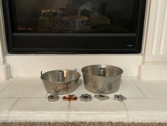 Bundt Cake Baking Items