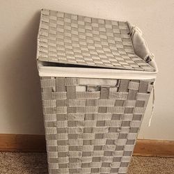 Hamper With Lid And Liner