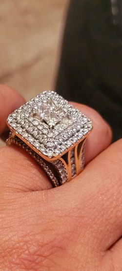 Gold 3 Carat Ring