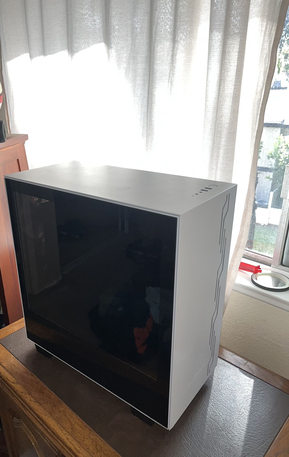iBUYPOWER - Snowblind Gaming Desktop - Intel Core i9 - 9900KF - 16GB Memory - NVIDIA GeForce RTX 2080 SUPER - 1TB HDD + 480GB SSD - White
