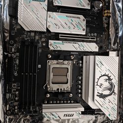 X670E Motherboard And 32 GB Of Ddr5 6000 Mhz Ram 