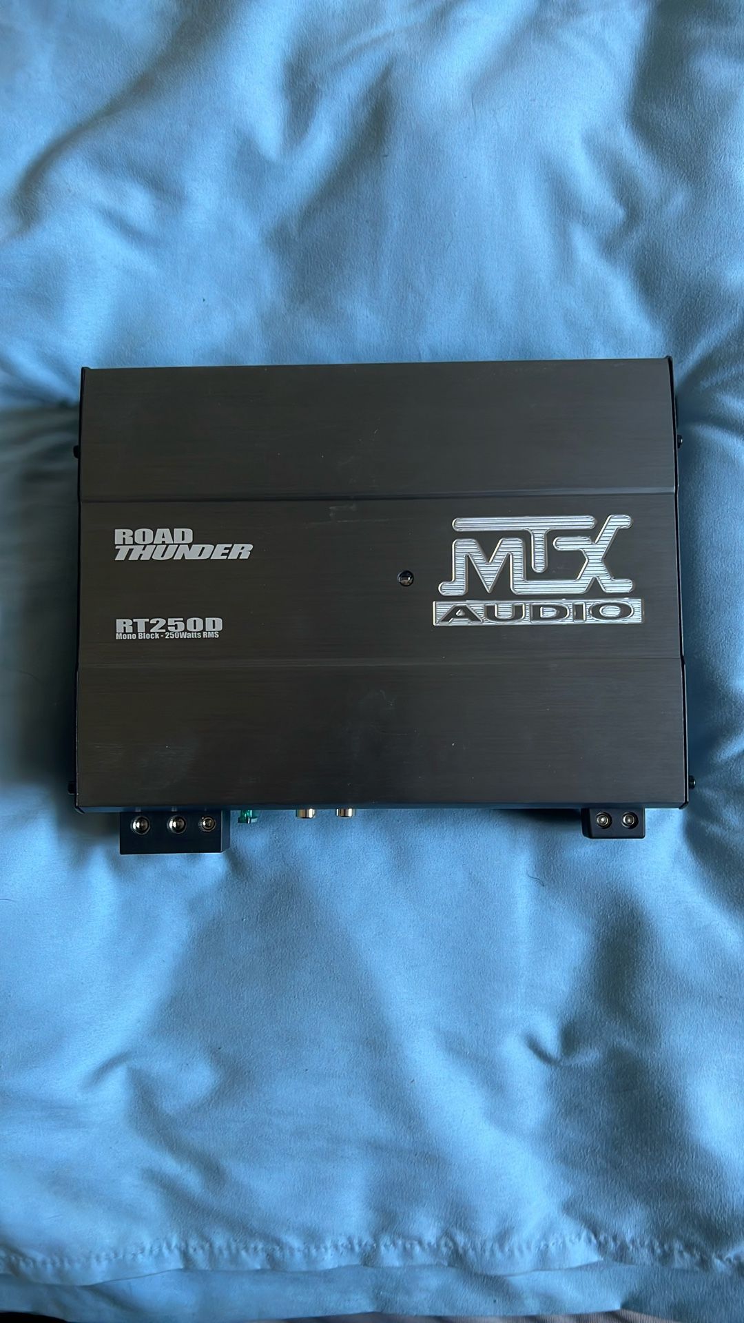 MTX Road Thunder RT250D amplifier.