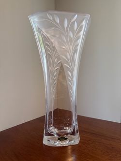 14” Shannon Crystal Vase with Etched Leaf Design