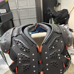Youth shoulder pads