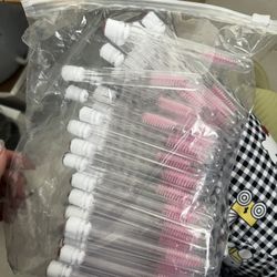 Eyelash Brush Spoolie With Gem Case