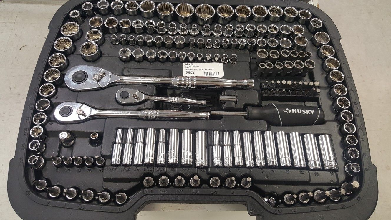 Husky 230-piece Mechanics Tools Set
