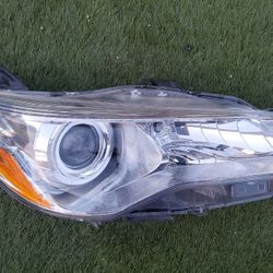 Camry Right Headlight 
