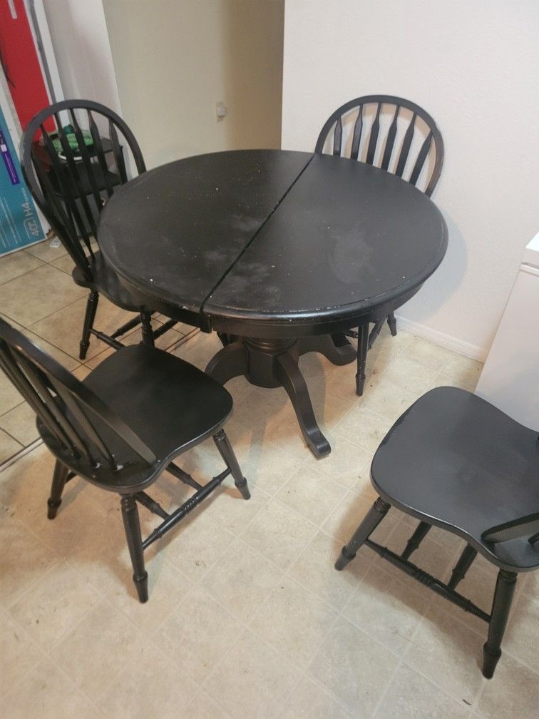 Round Dinning Room Table 4 Chairs