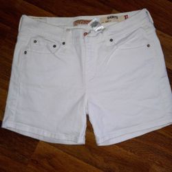 Wt Woman's Levie Shorts