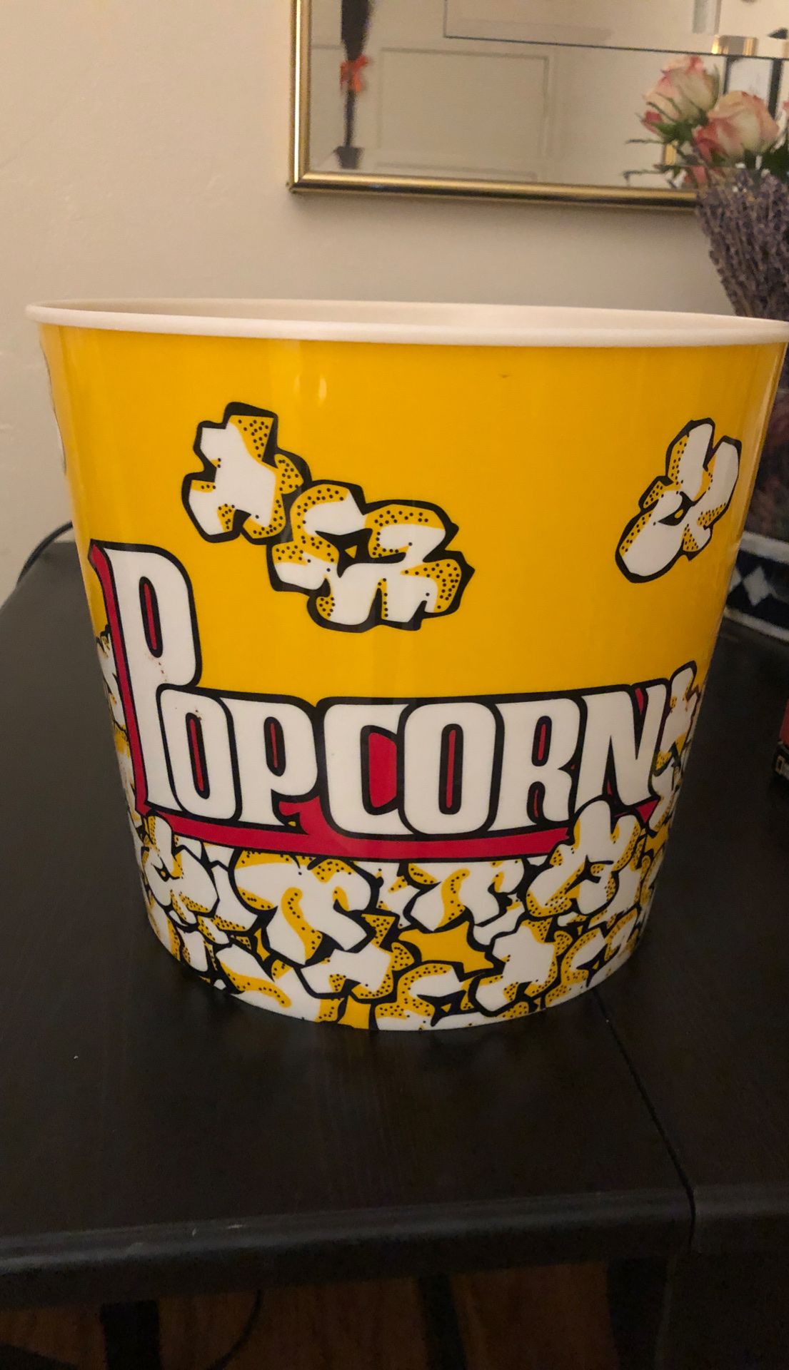 Large popcorn tub