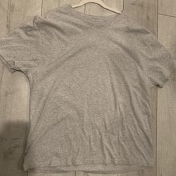 ESSENTIALS TEE