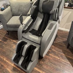 Human Touch Whole body Rove Reclining Massage Chair