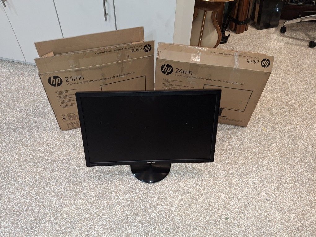 3 PC Monitors